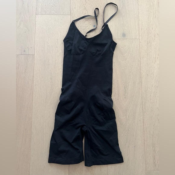 NWT body shaper with shorts - size medium - Picture 1 of 3